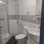 Hotel Dom Wycieczkowy Na Stadionie