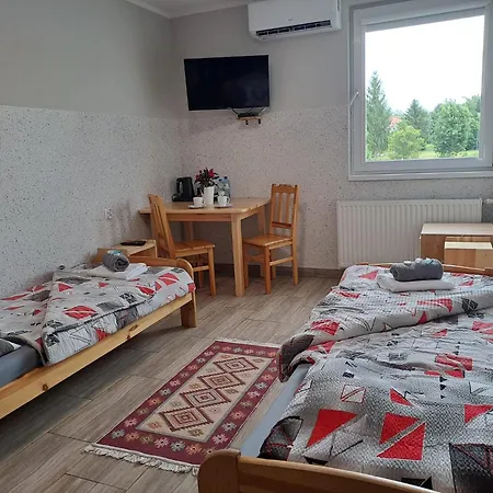 Dom Wycieczkowy Na Stadionie Kłodzko