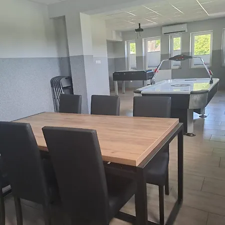 Hotel Dom Wycieczkowy Na Stadionie Kłodzko