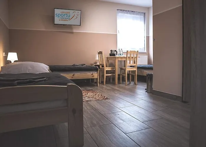 Dom Wycieczkowy Na Stadionie Kłodzko