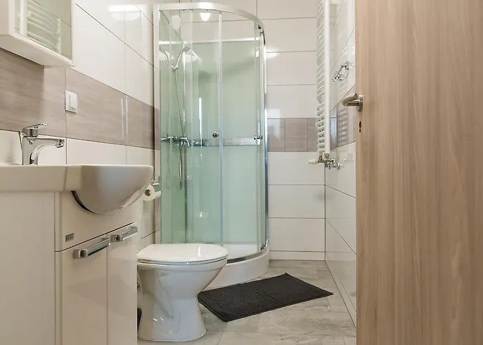 Hotel Dom Wycieczkowy Na Stadionie *