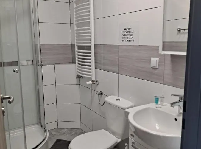 Hotel Dom Wycieczkowy Na Stadionie