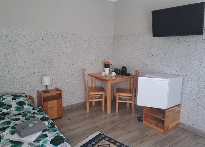 Hotel Dom Wycieczkowy Na Stadionie