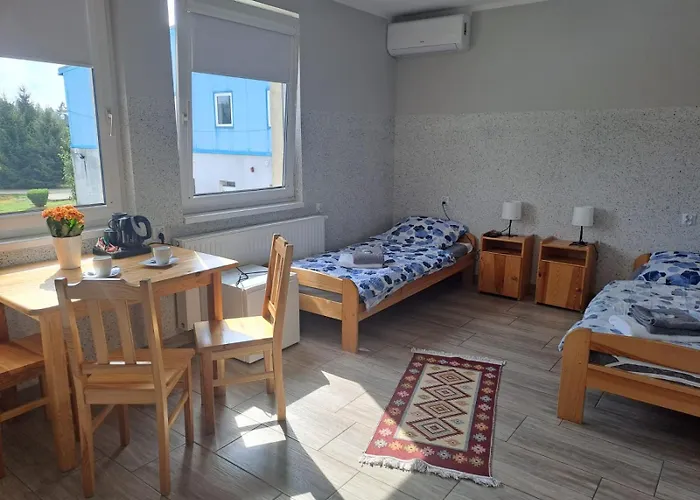 Hotel Dom Wycieczkowy Na Stadionie *