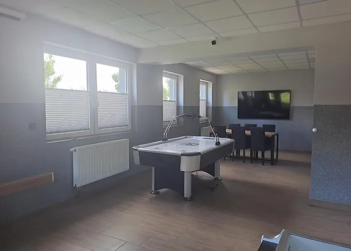 Dom Wycieczkowy Na Stadionie Hotel *